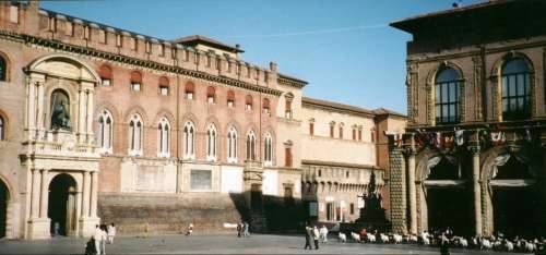 bologna_piazzamaggiore.jpg (22845 bytes) bologna_piazzamaggiore.jpg (22845 bytes)